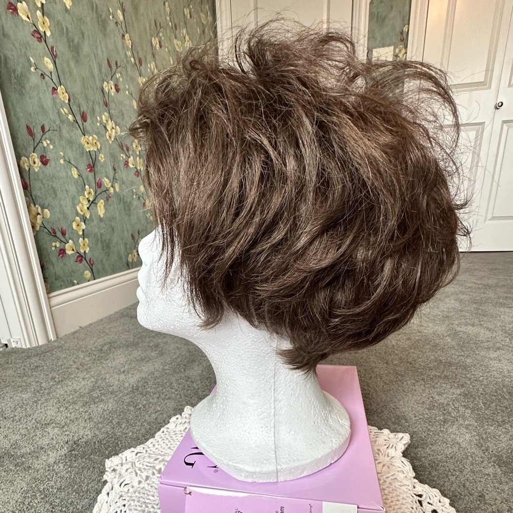 Paula Young synthetic wig - Picture 4 of 10